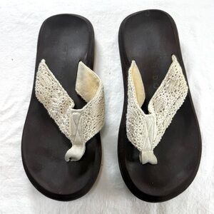 Women’s Rocket Dog thong flip flops Foam cushion footbed lace & canvas strap US8